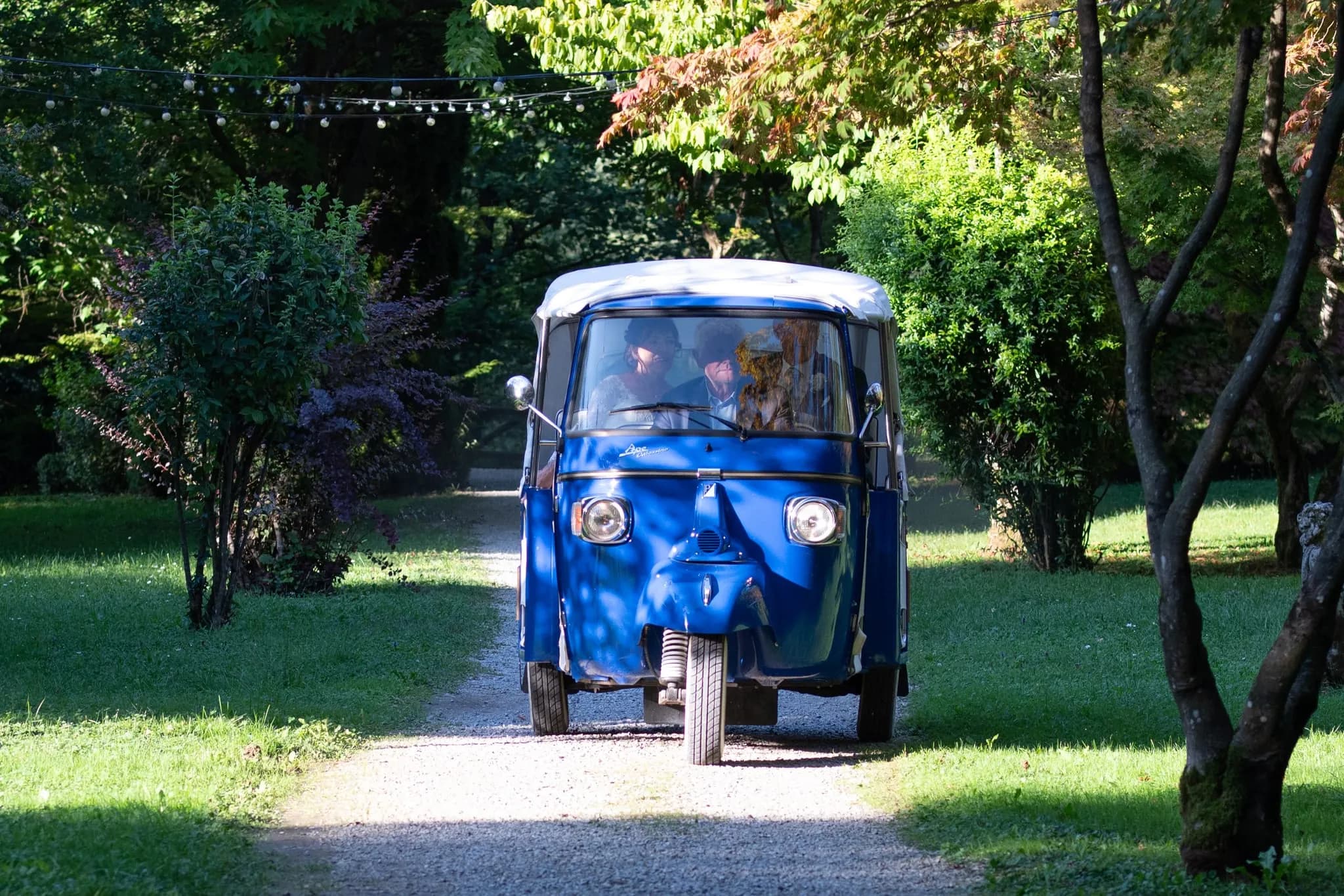 Intimate wedding celebration in Italy